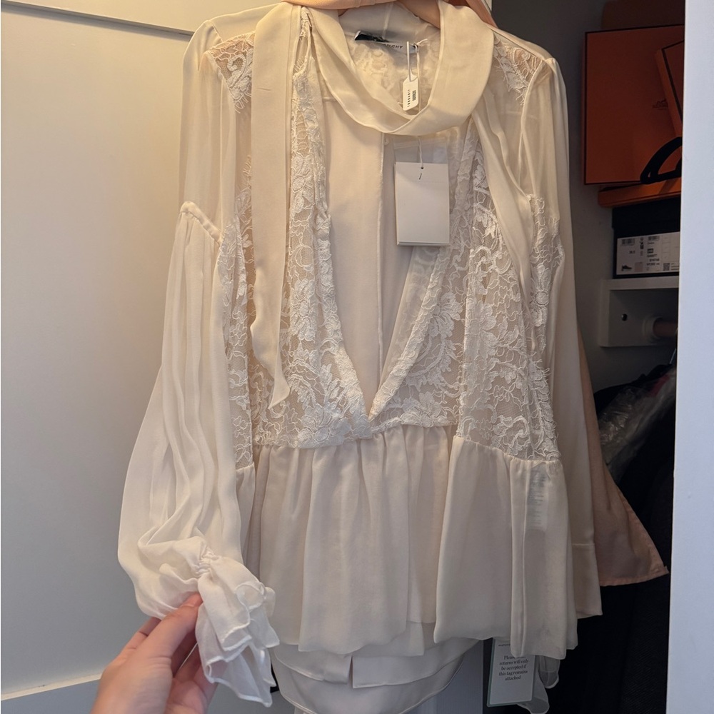 Givenchy Elegant White Lace Blouse | NWT | Size 36 - Picture 3 of 5